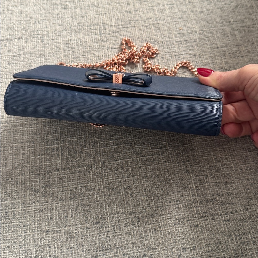 Chic Navy Clutch with Rose Gold Chain - Picture 7 of 9